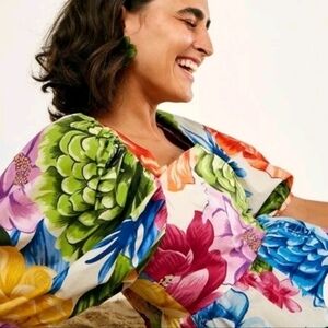 FARM RIO Chita Empire Waist Vibrant Floral Rainbow Top Size Small Like New